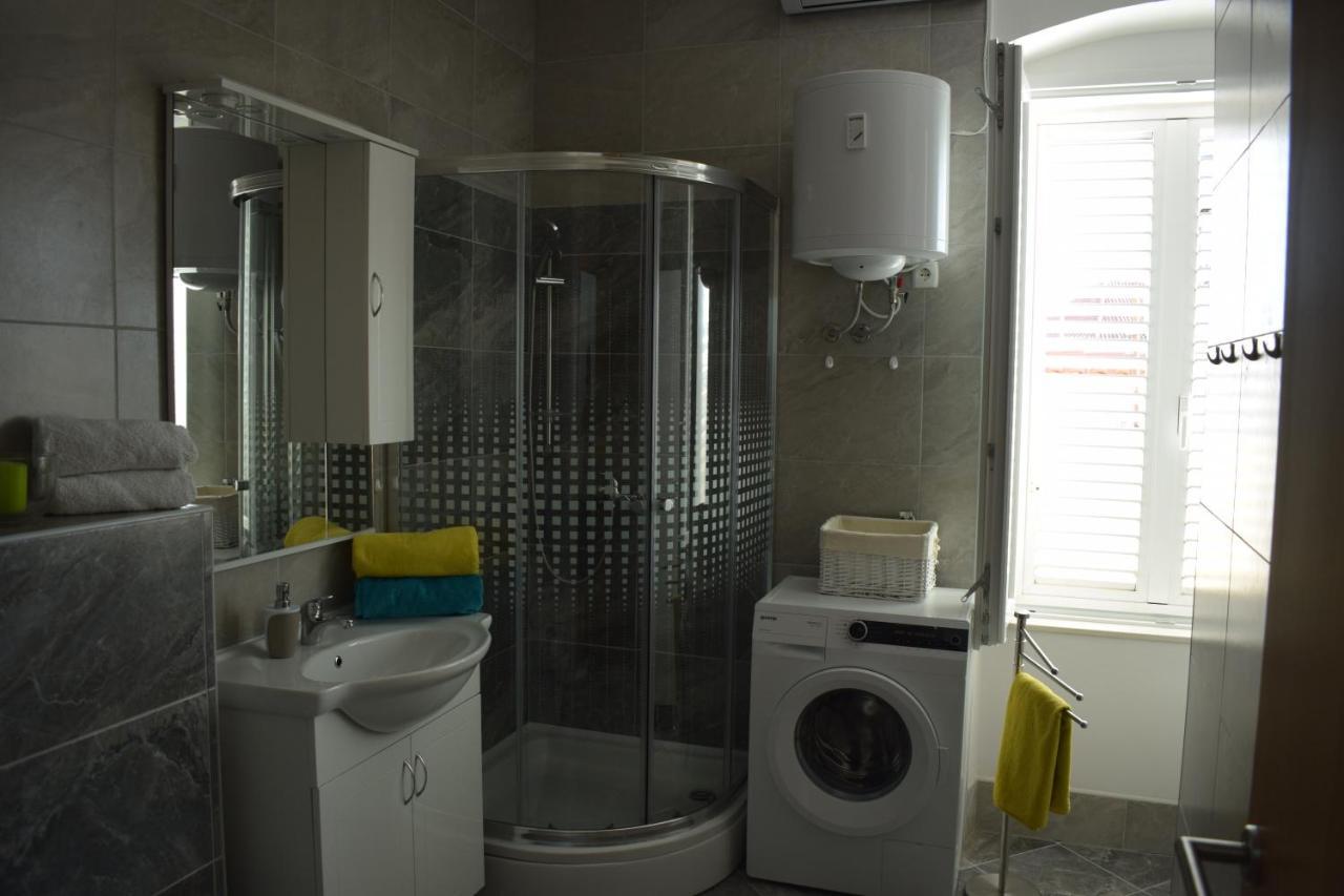 Optimist Makarska Town Center Apartment ภายนอก รูปภาพ