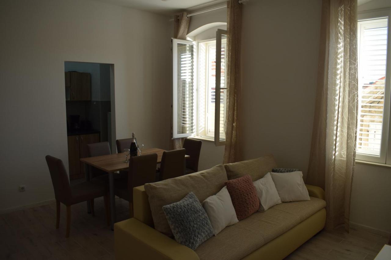 Optimist Makarska Town Center Apartment ภายนอก รูปภาพ