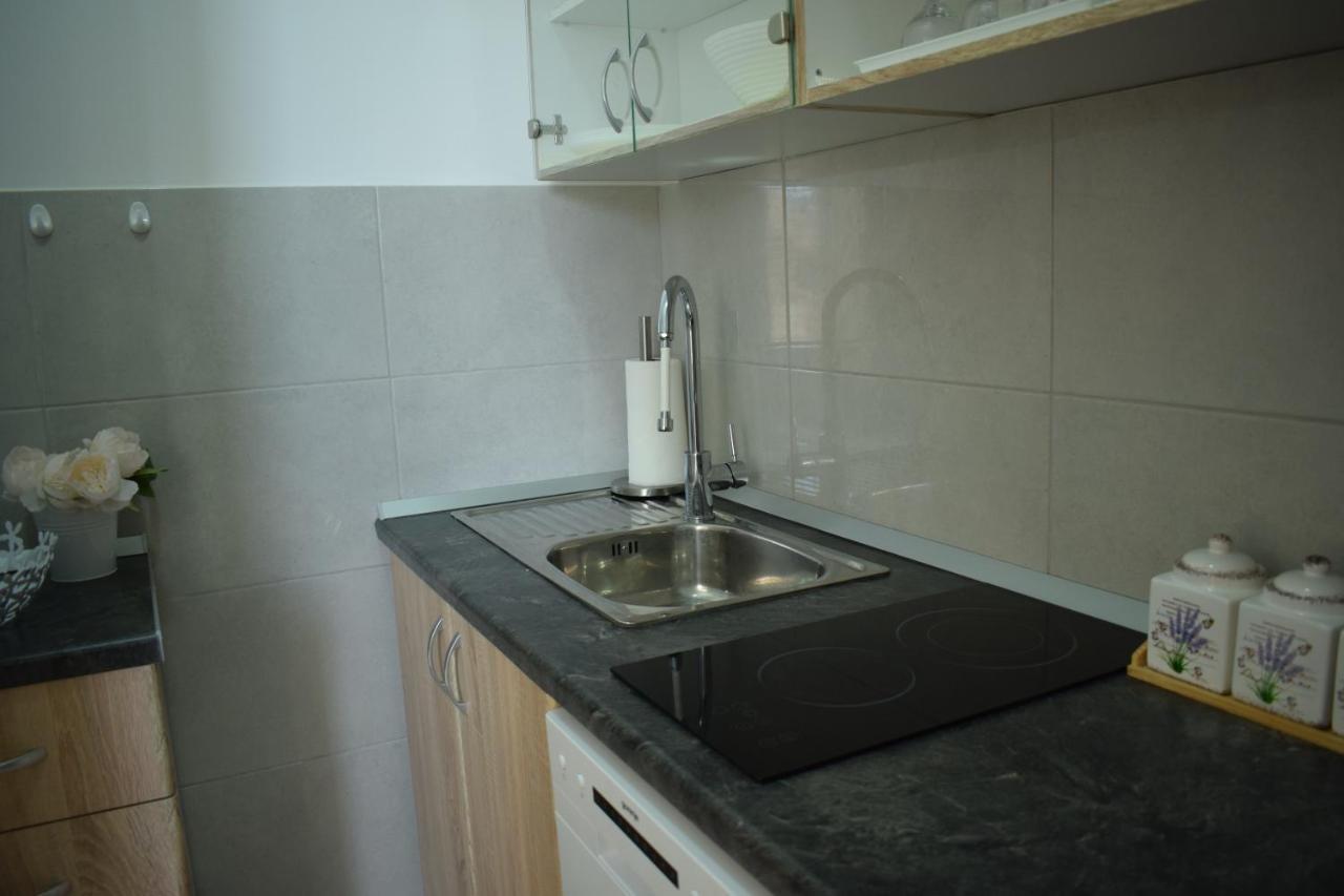 Optimist Makarska Town Center Apartment ภายนอก รูปภาพ